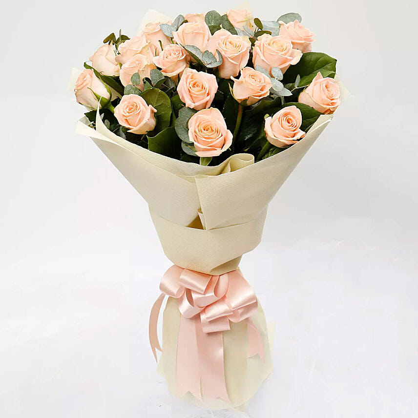 Peach Love 20 Roses Bouquet: 