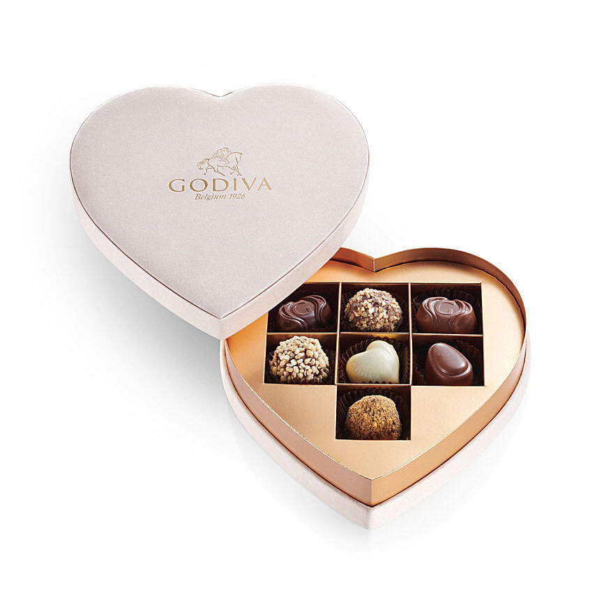 Coeur Gift Box Beige By Godiva: Godiva Chocolates