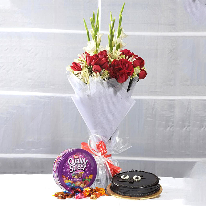 Perfect Treat Of Flowers N Cakes: Fathers Day Gifts to Pakistan