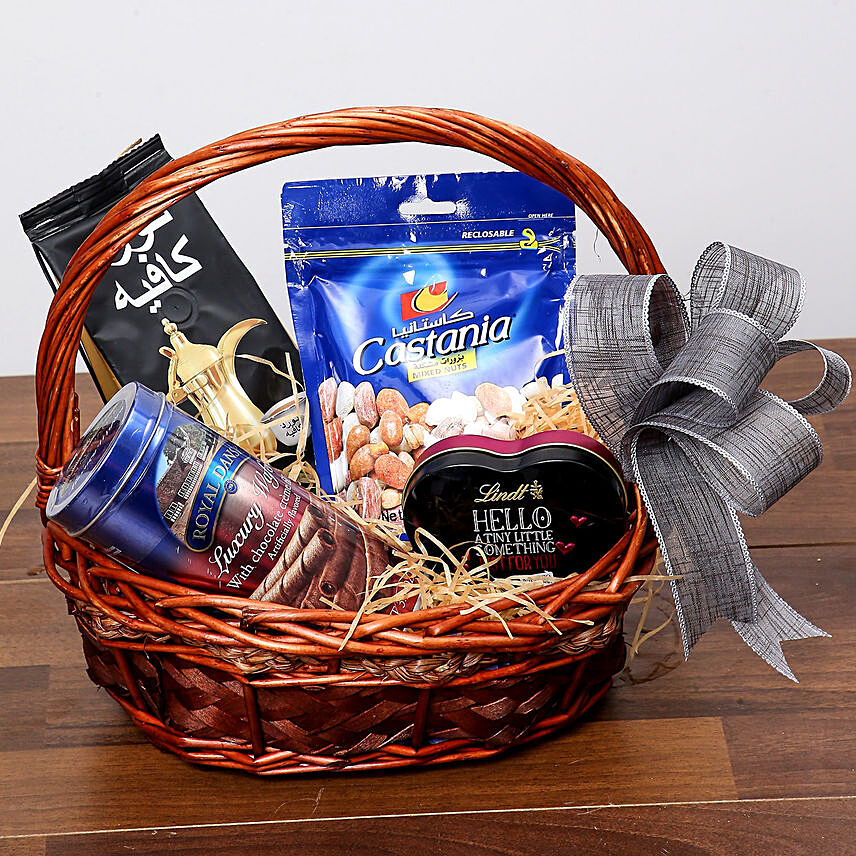 Online Snack And Sweet Basket Gift Delivery In Uae Ferns N Petals