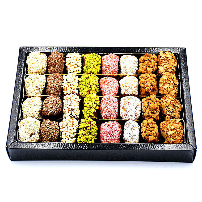 box-of-assorted-stuffed-dates-32-pcs_1.j