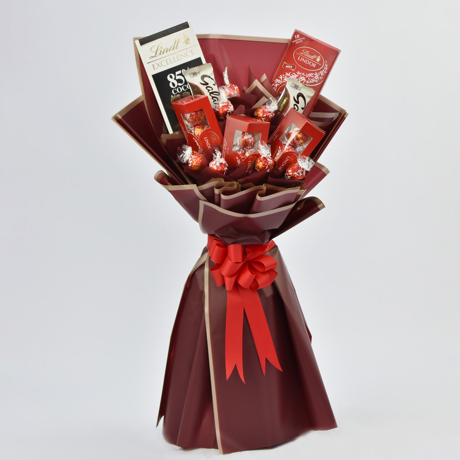 Online Lindt Chocolate Bouquet Gift Delivery in UAE Ferns N Petals