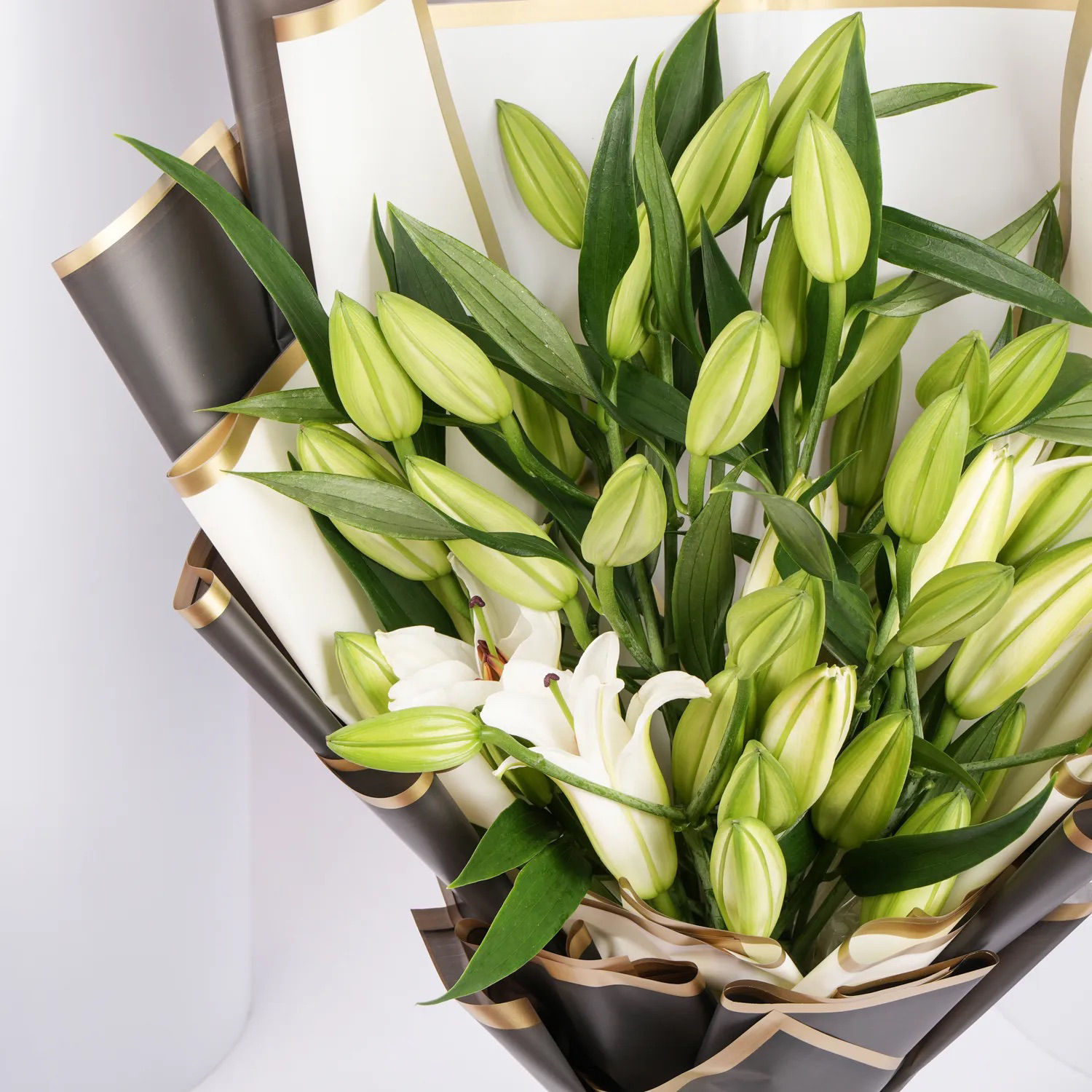 Online Beautiful Lilies Bouquet Gift Delivery in UAE Ferns N Petals