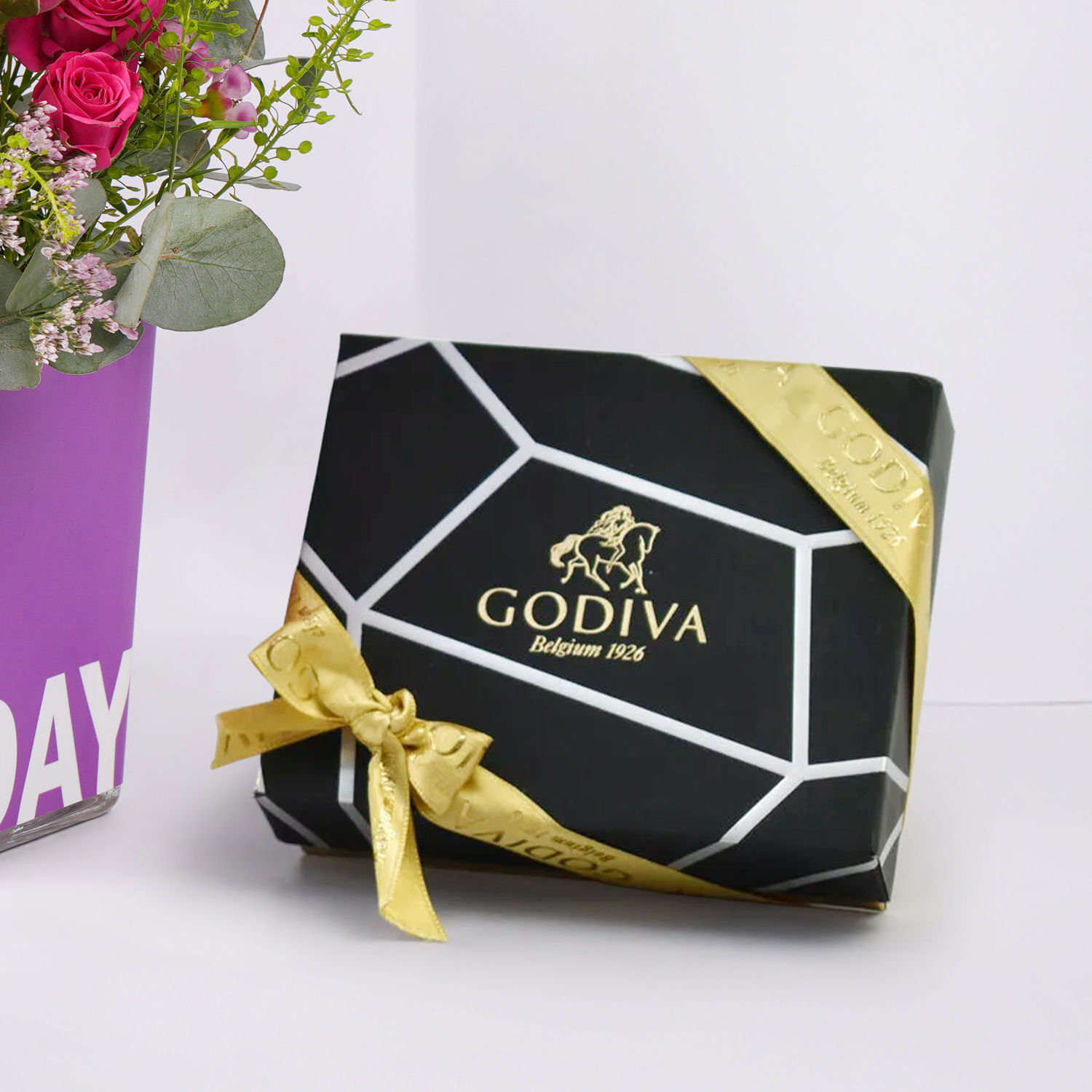 Online Vibrant Flowers and Godiva Chocolates For Birthday Gift Delivery